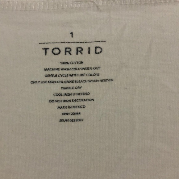 COPY - Torrid Deadly Rose Graphic Tee Size 1 - Picture 2 of 5